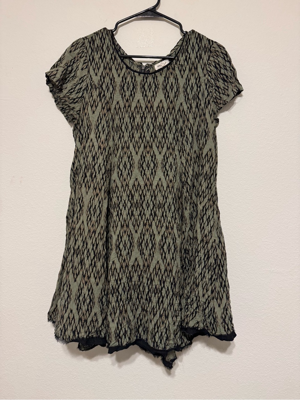 silence + noise Olive Green and Black Patterned Short Sleeve Top